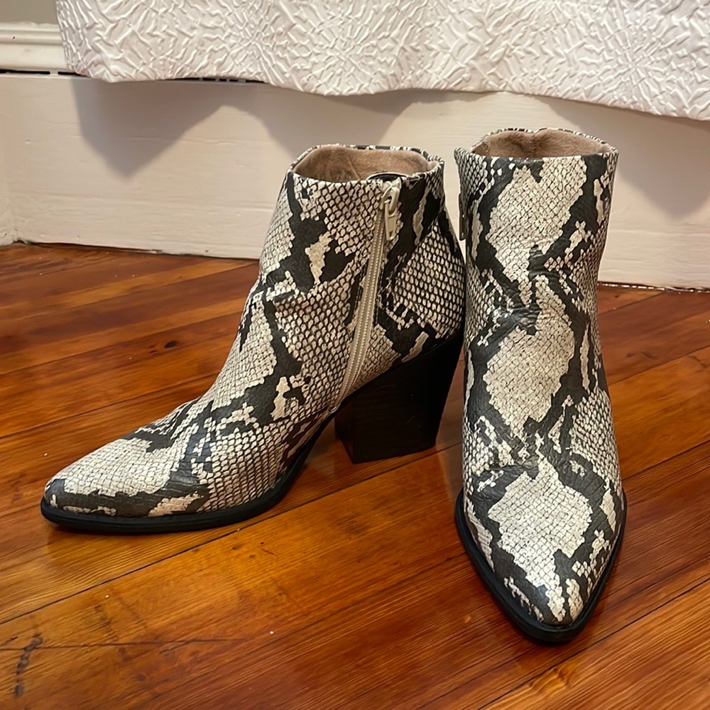 Naturalizer Soul Mikey  Snakeskin Booties